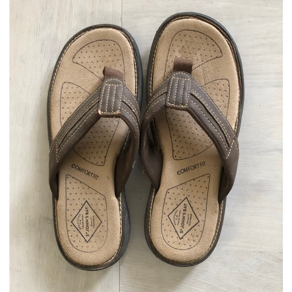 Mens Size 9M St. John’s Bay Comfort Fit Sandals Flip Flops Like New